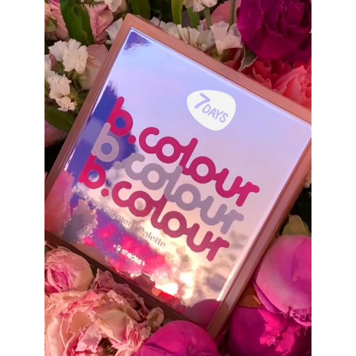 Eyeshadow palette 9 shades/ 01 LUXURY LIFE